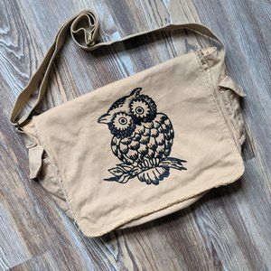Canvas Owl Messenger Bag / Hefty Adjustable Strap / Authentic Pigment / Crossbod